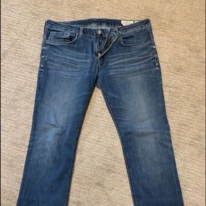 Men’s buckle jeans